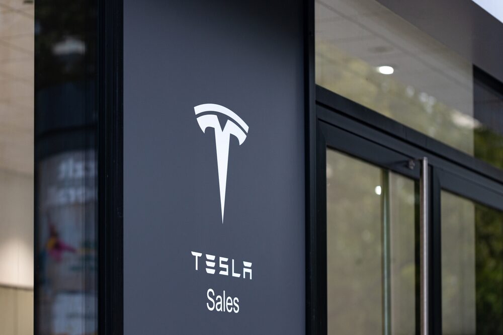 Tesla valuta scorporo attività in Cina