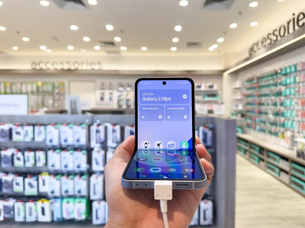 Samsung Galaxy Z Fold 8 Ultra in esposizione
