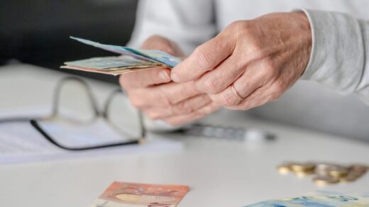 Pensione anticipata e requisiti contributivi