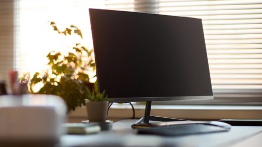 Dock USB-C Wavlink con tre monitor e sei porte USB