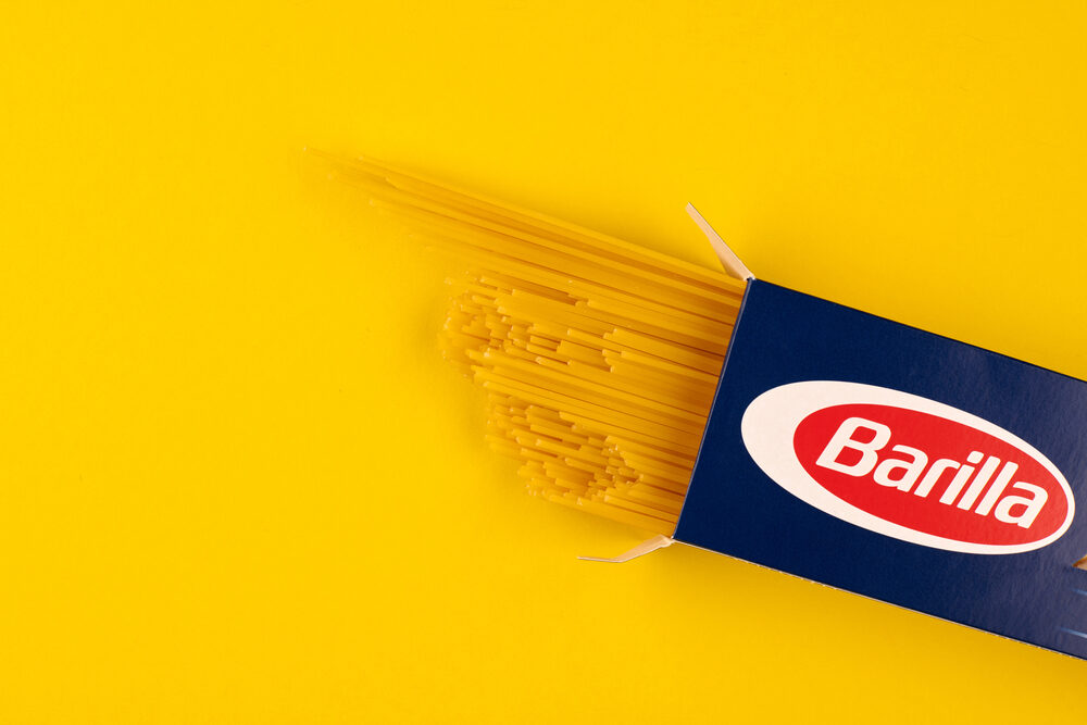 Dipendenti Barilla durante la giornata di volontariato ambientale a Parma