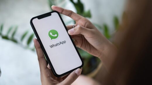 Screenshot della nuova interfaccia WhatsApp su iOS
